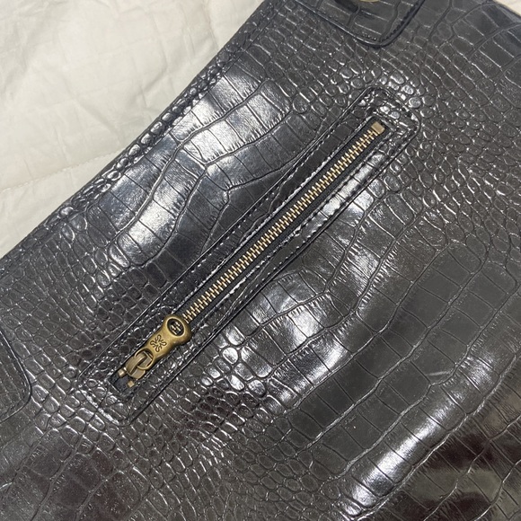 SIMPLY VERA VERA WANG - BLACK CROC EMBOSSED CROSSBODY BAG - Picture 13 of 17